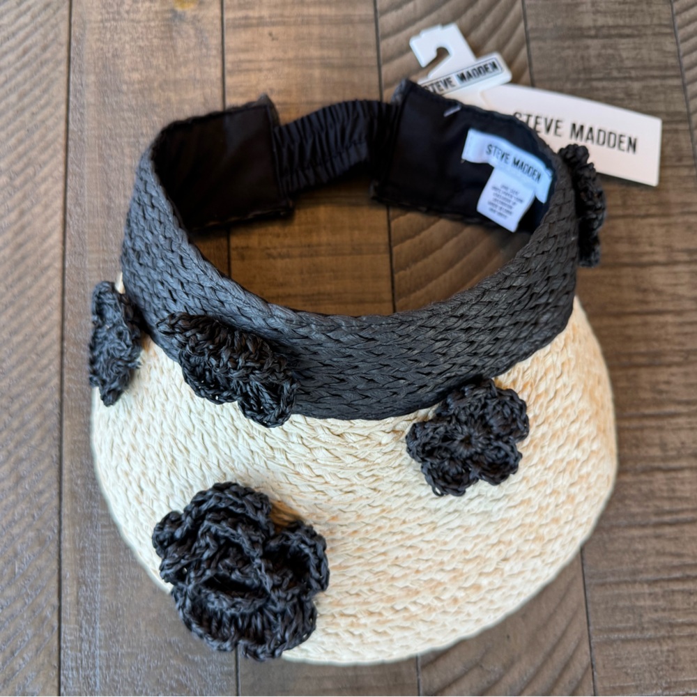 Steve Madden Flora Black & Cream Visor (NWT)